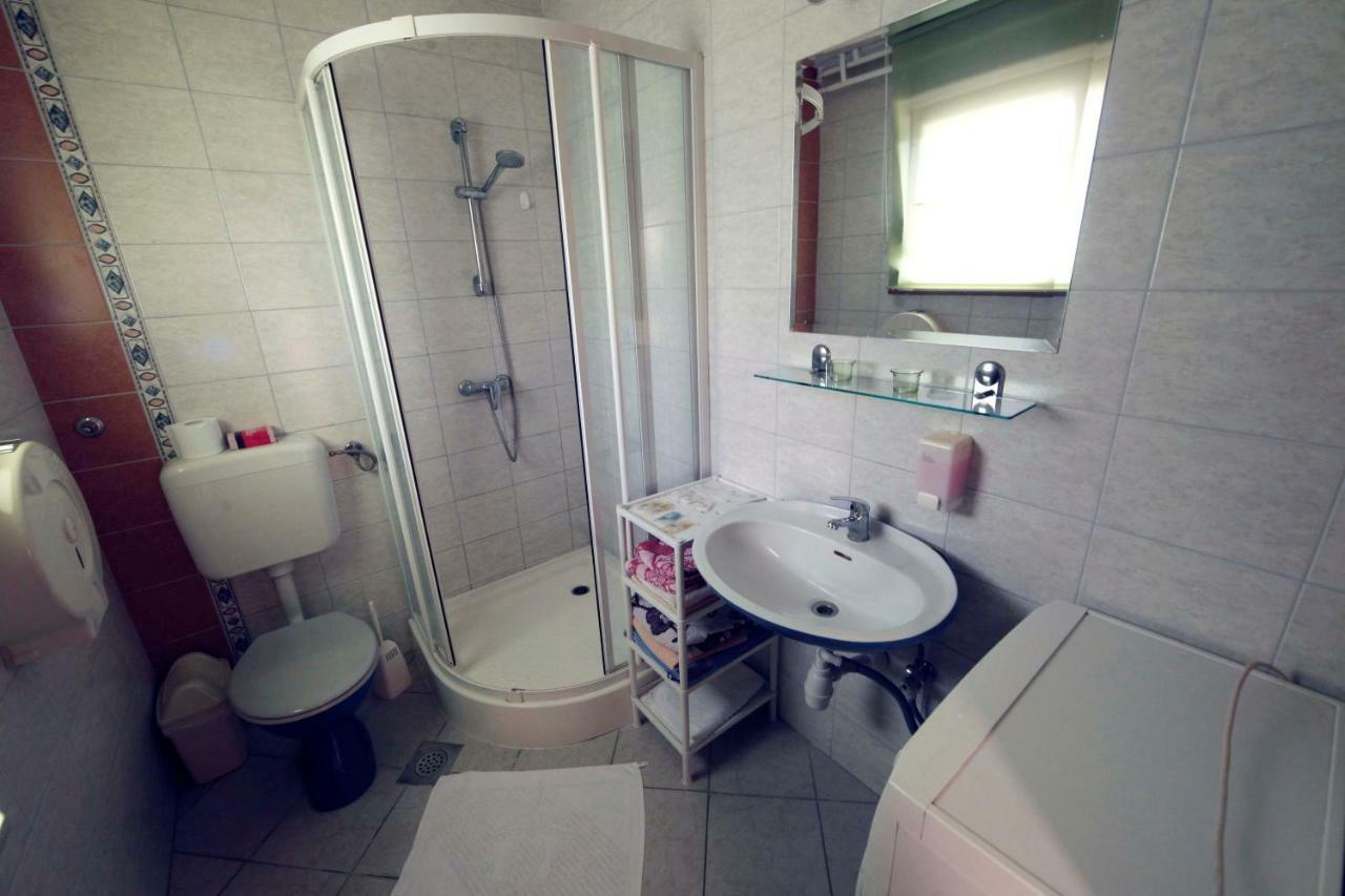 Rooms Ribnikar Postojna Exterior photo